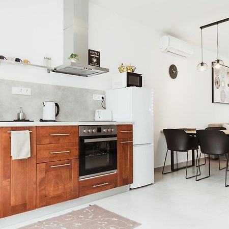 Major11 Apartman - Zsolnay Negyed Pécs Exteriör bild